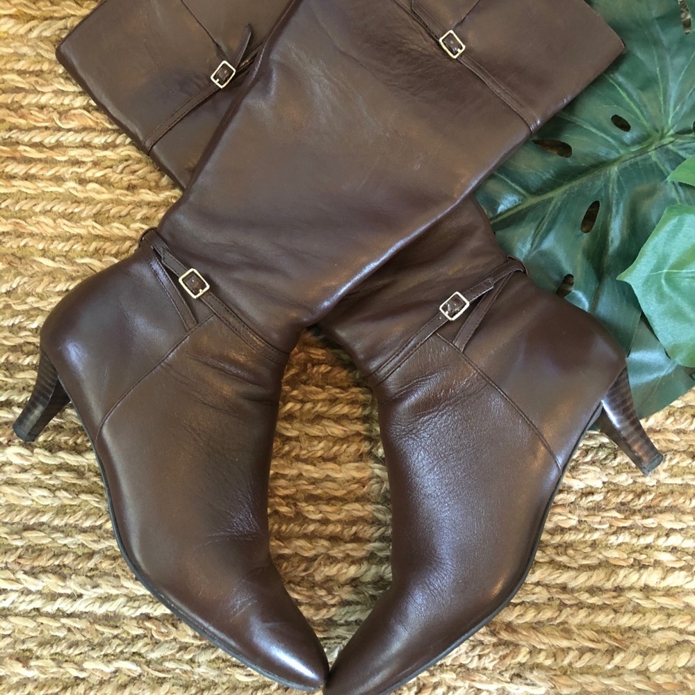 Fabulous mid-heeled boots in chocolate brown